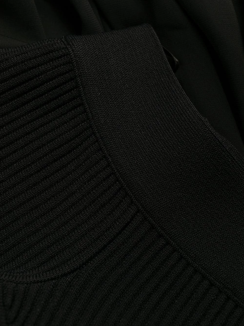 Budget 👍 Alexander McQueen Off the shoulder long 👗 dress 💯 6 Alexander McQueen off-the-shoulder long dress