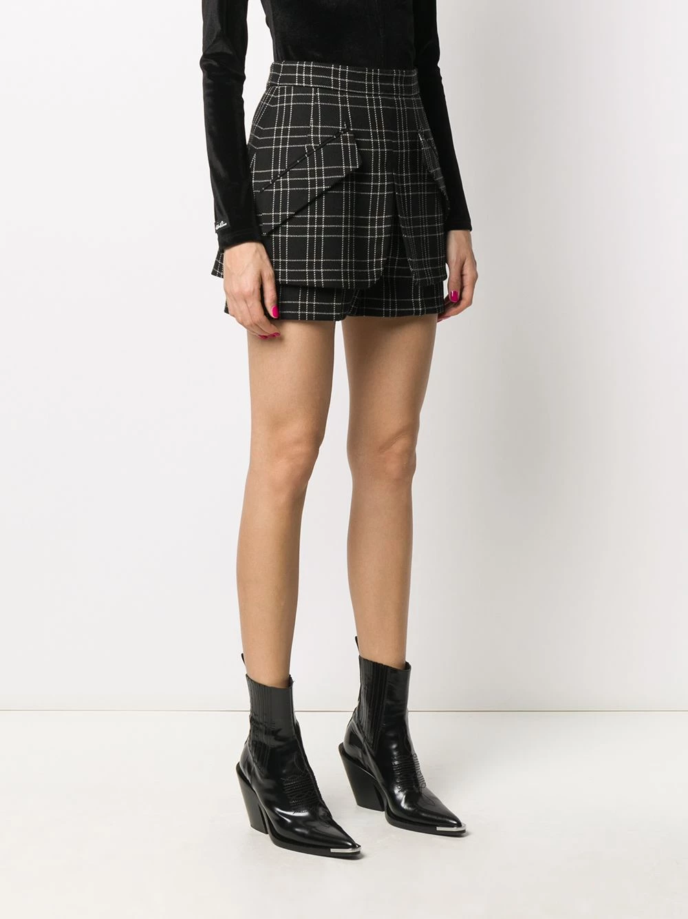 Budget 💯 Alexander McQueen High rise checked shorts ❤️ 3 Alexander McQueen high-rise checked shorts