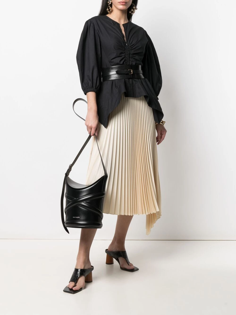 New 😉 Alexander McQueen Embossed logo bucket bag 😍 2 Alexander McQueen embossed-logo bucket bag