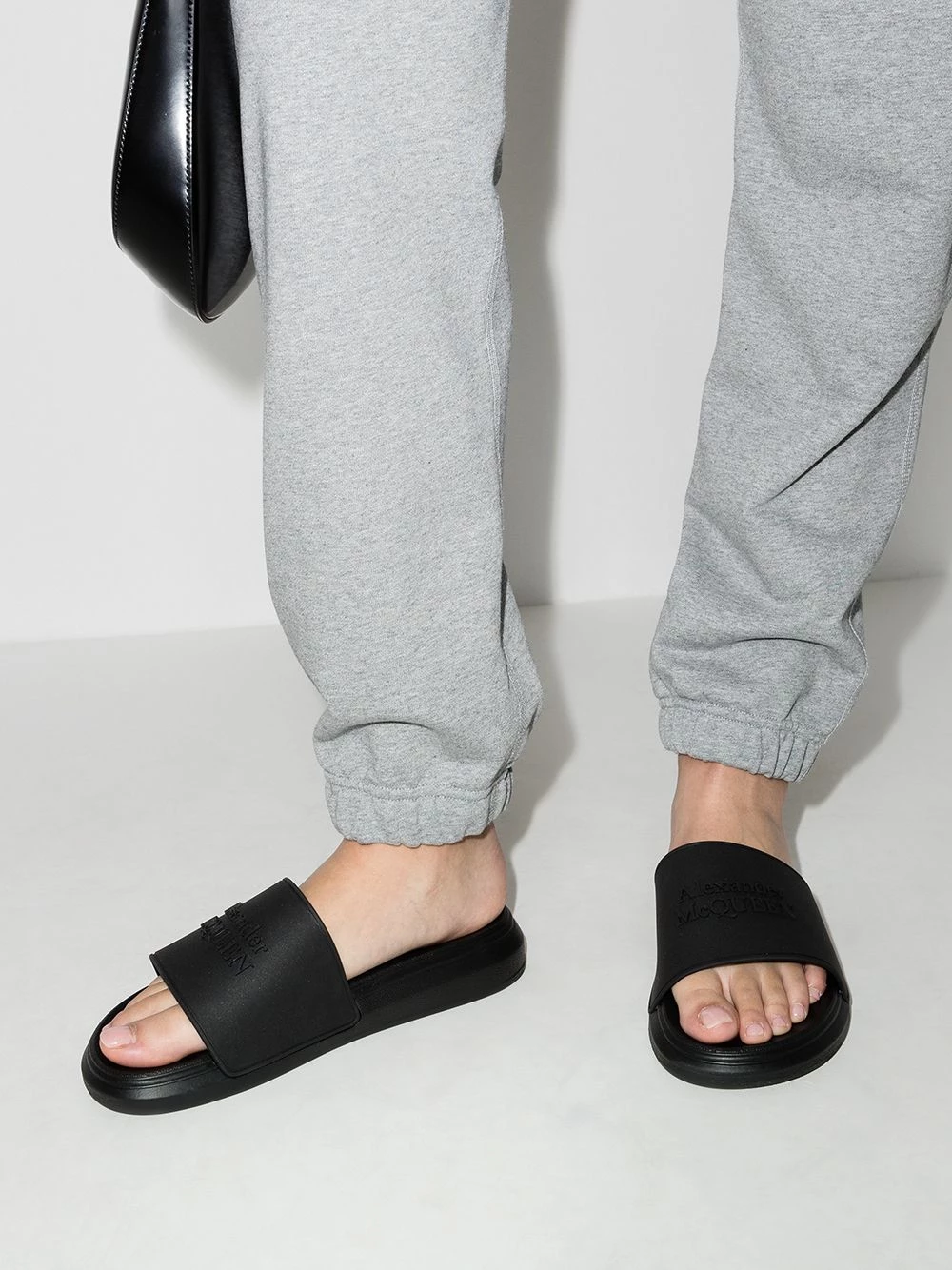 Cheapest 😉 Alexander McQueen Logo detail slide 🩴 sandals 🔔 3 Alexander McQueen logo detail slide sandals