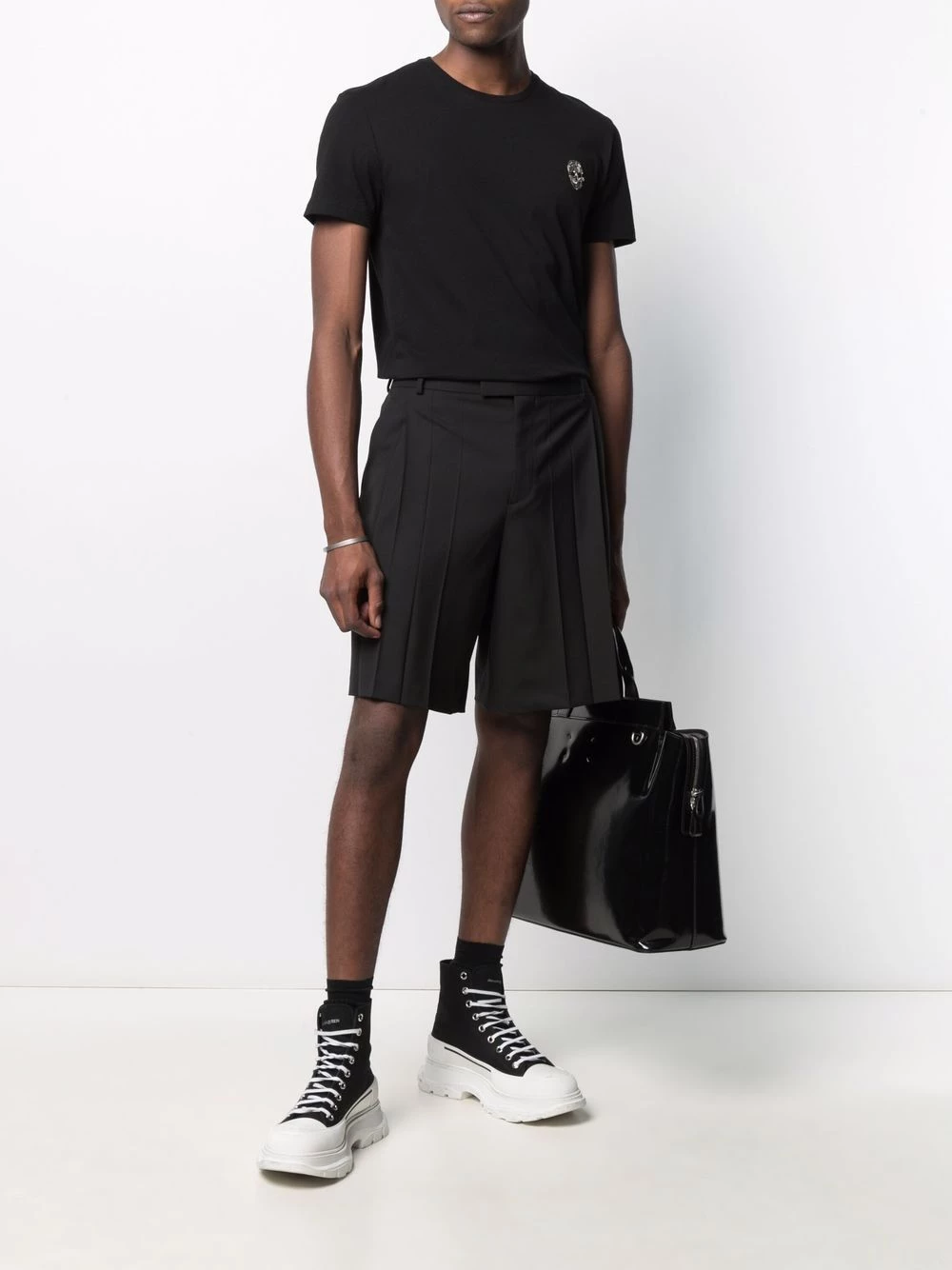 Coupon โจ Alexander McQueen Skull patch cotton T ๐ shirt ๐งจ 2 Alexander McQueen skull patch cotton T-shirt