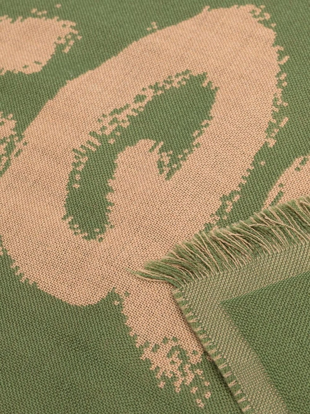 Brand new ๐งจ Alexander McQueen Logo embellished wool scarf ๐ฅฐ 3 Alexander McQueen logo-embellished wool scarf