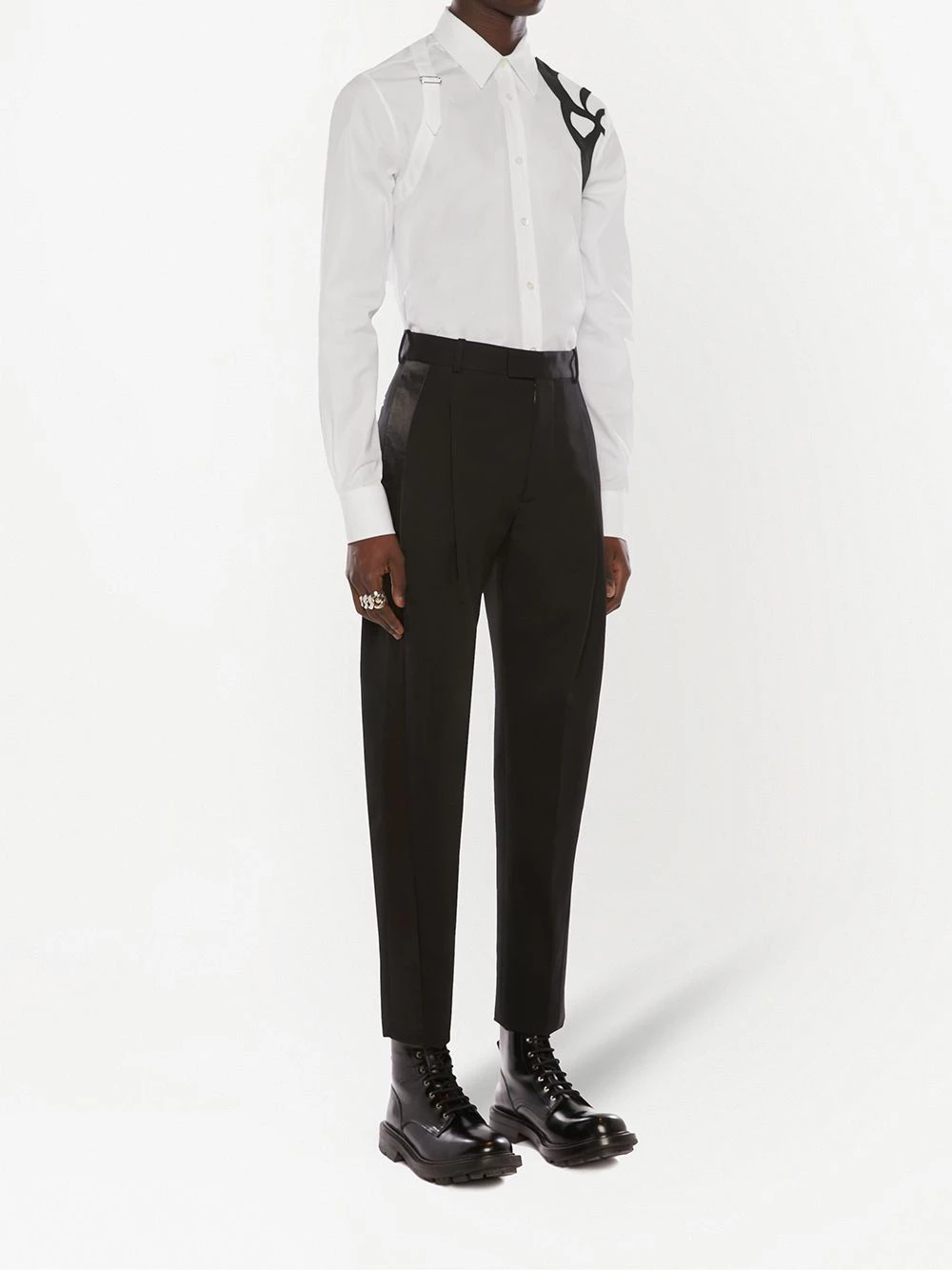 Brand new ๐ Alexander McQueen Tailored satin panel trousers ๐งจ 3 Alexander McQueen tailored satin-panel trousers