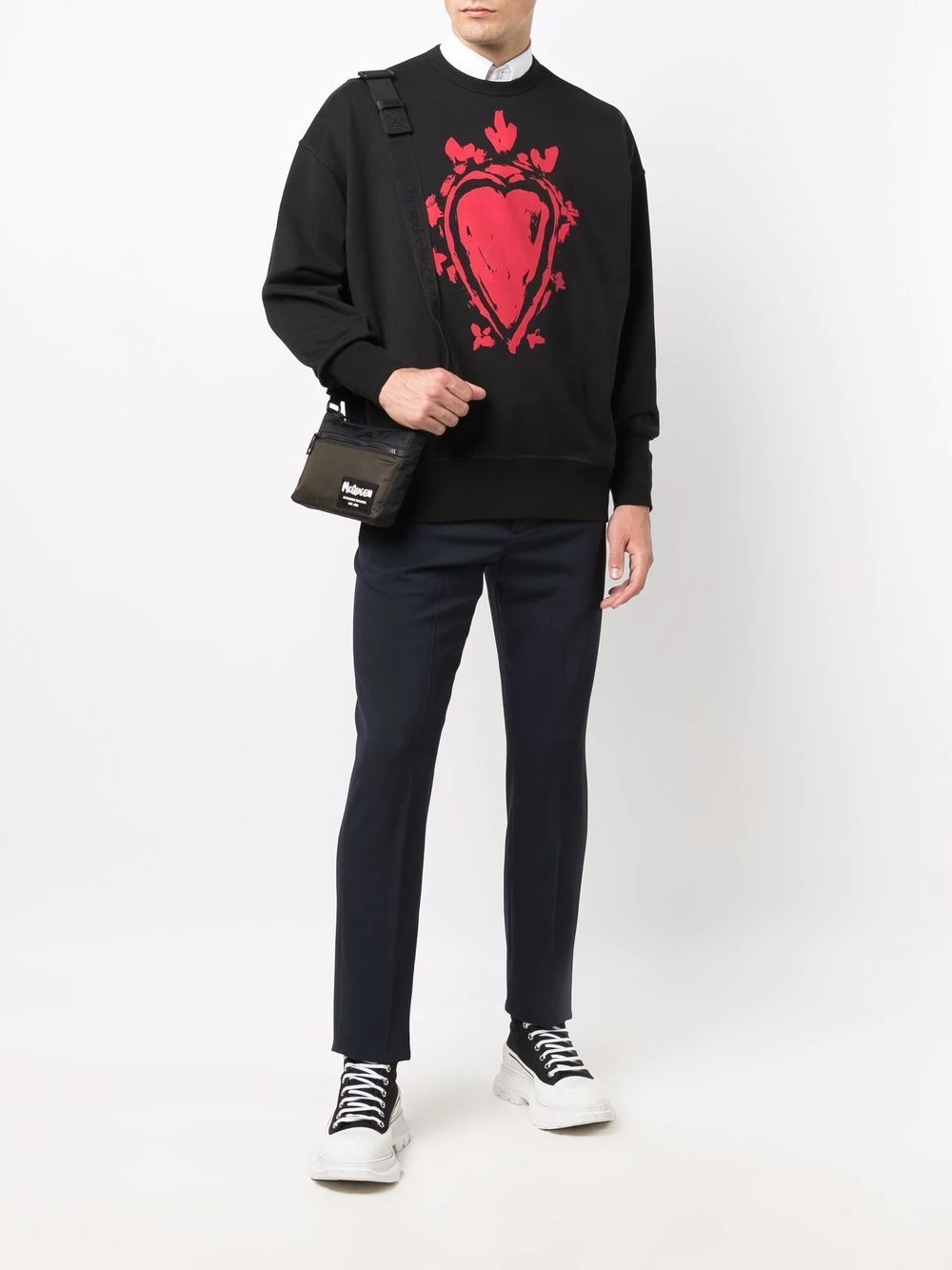 Outlet ๐ Alexander McQueen Heart print sweatshirt ๐ฅฐ 2 Alexander McQueen heart-print sweatshirt