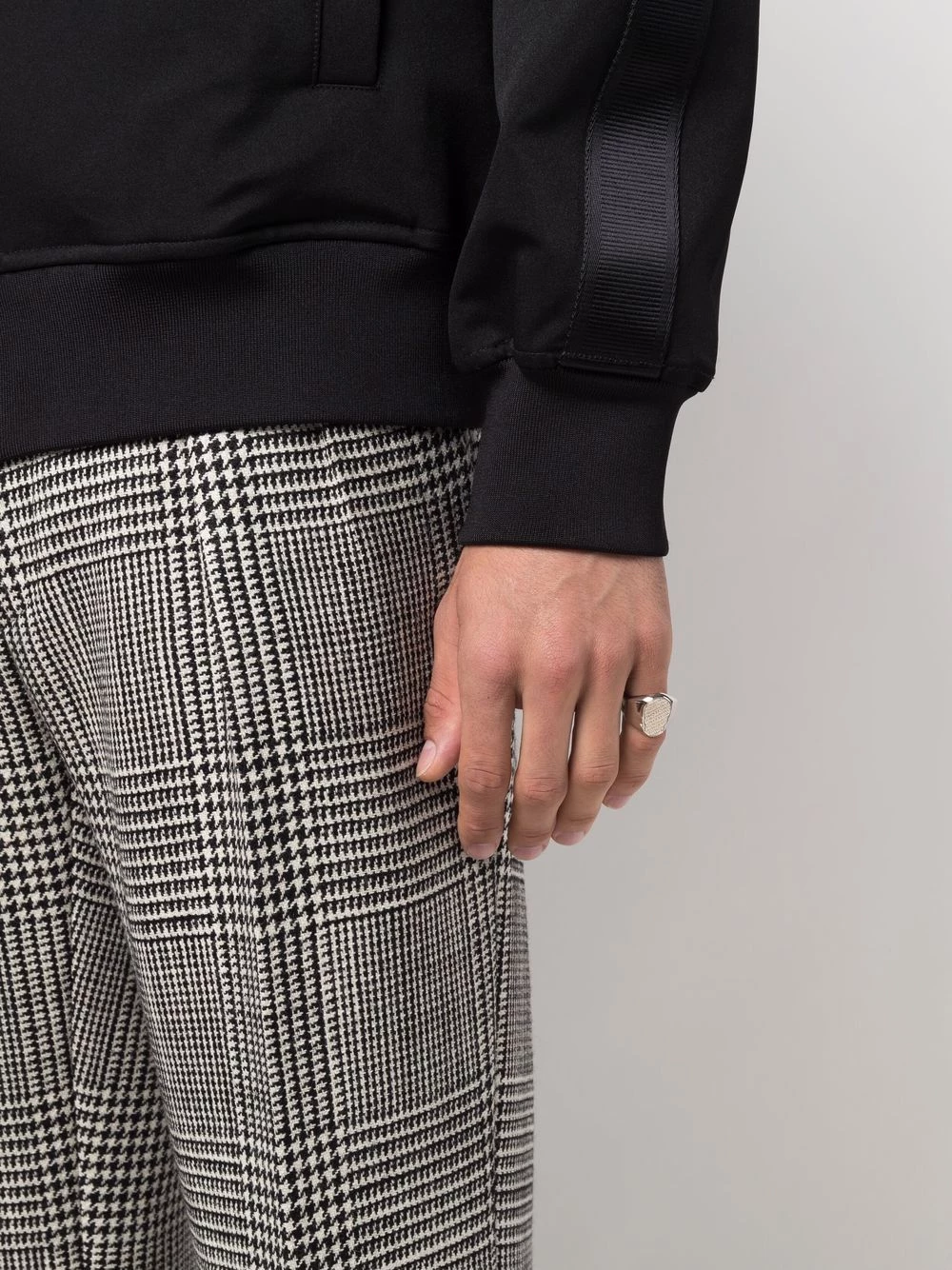 Brand new ✨ Alexander McQueen Logo print skull ring 🎁 2 Alexander McQueen logo print skull ring