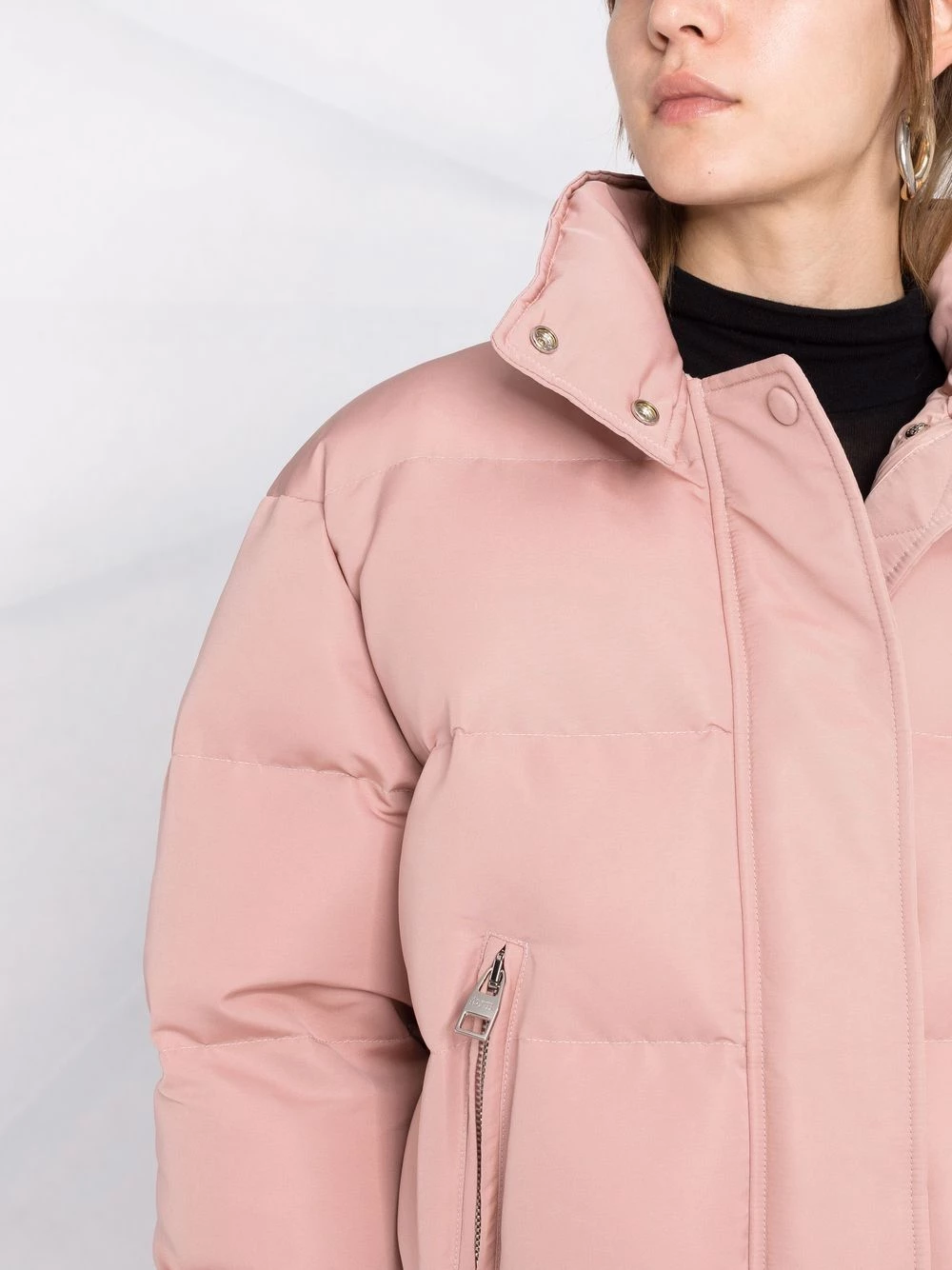 Best deal โ๏ธ Alexander McQueen Zip pockets hooded puffer jacket ๐ 5 Alexander McQueen zip-pockets hooded puffer jacket