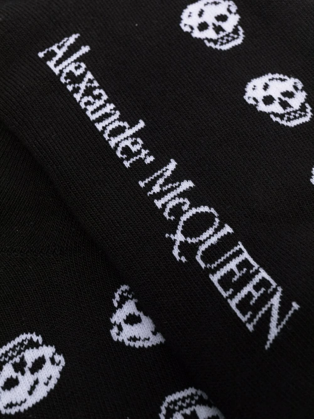 Outlet ⌛ Alexander McQueen Intarsia knit ankle 🧦 socks ✨ 2 Alexander McQueen intarsia-knit ankle socks