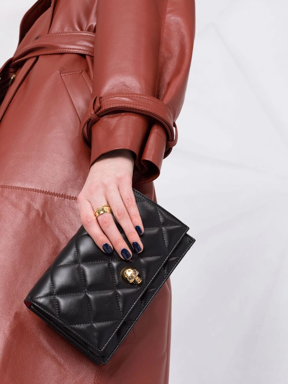 Budget ⌛ Alexander McQueen Skull logo quilted clutch ✨ 3 Alexander McQueen skull-logo quilted clutch